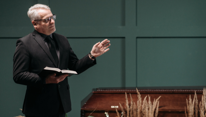 The Role of a Funeral Director in Cremation Services: What Families ...